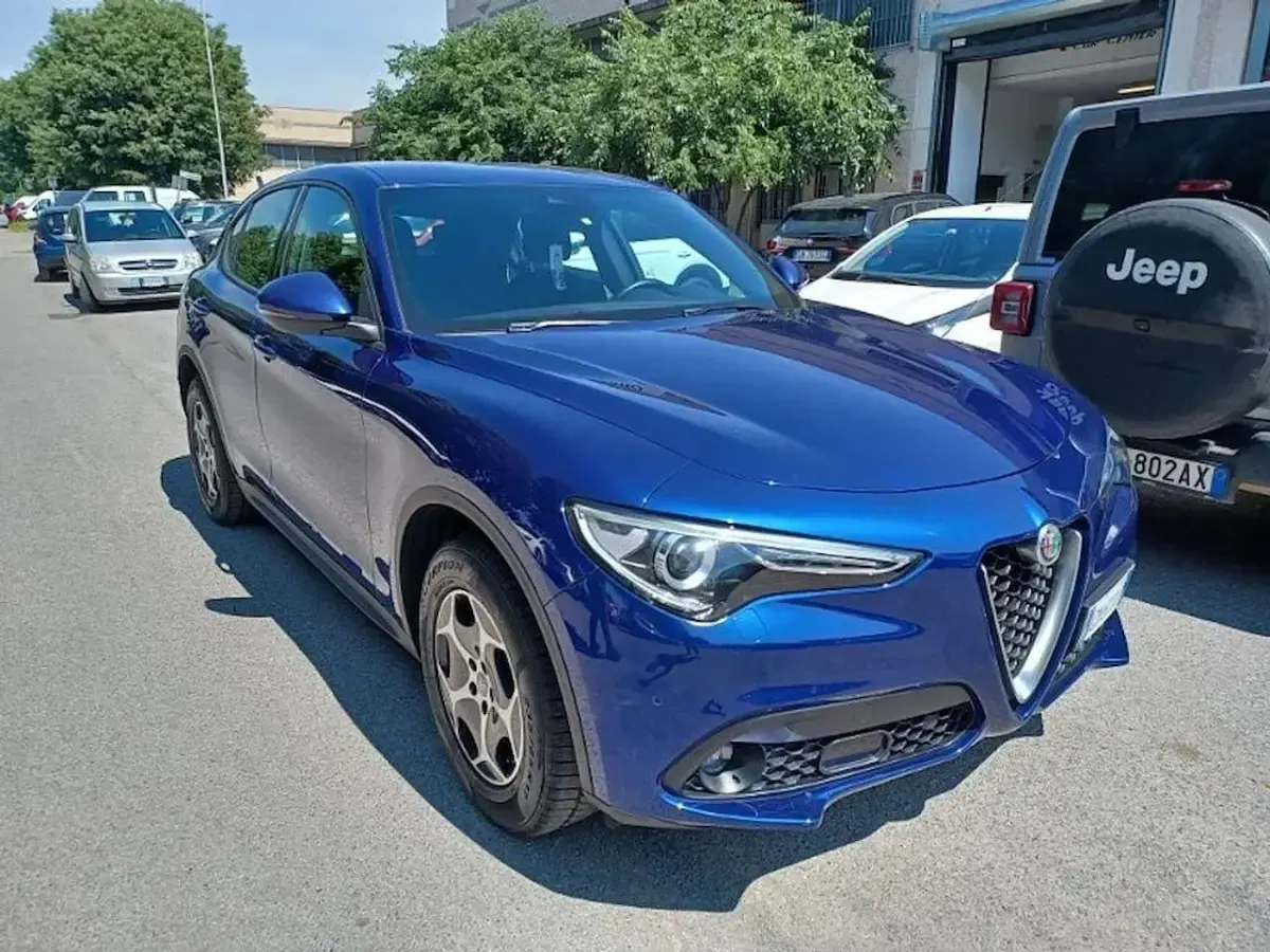 Usata Alfa Romeo Stelvio 190 CV (139 kW) 2022 Blu/azzurro SUV