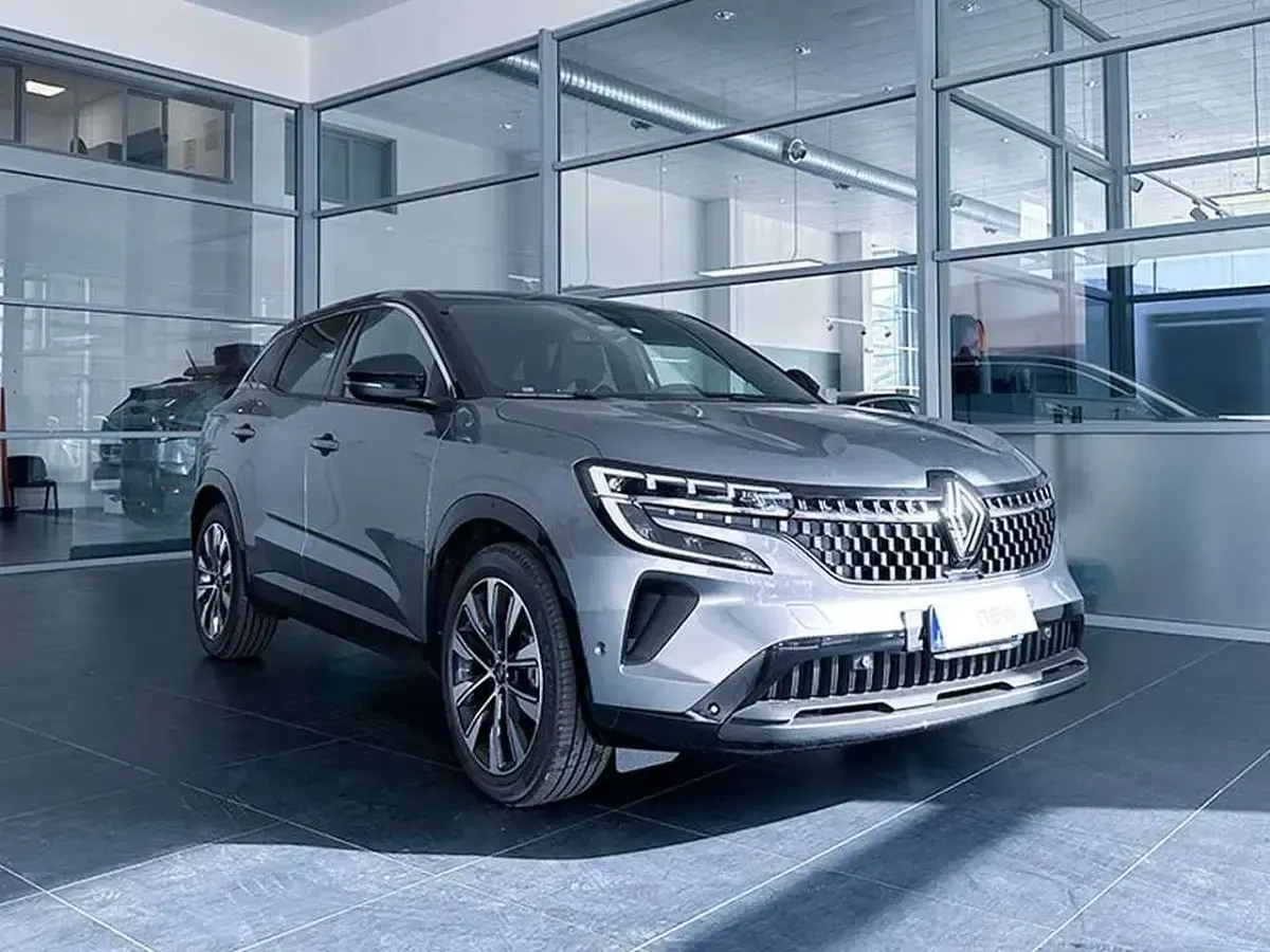 Usata Renault Austral Techno 199 CV (146 kW) 2023 Grigio scisto e tetto nero SUV