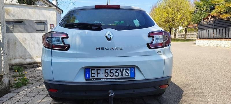 Usata Renault Mégane III 110 CV (80 kW) 2011 Bianco Station wagon