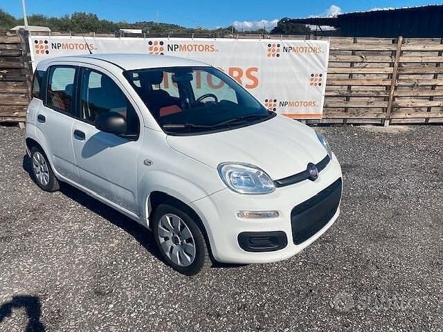 Usata Fiat Panda Lounge 69 CV (50 kW) 2016 Bianco Utilitaria