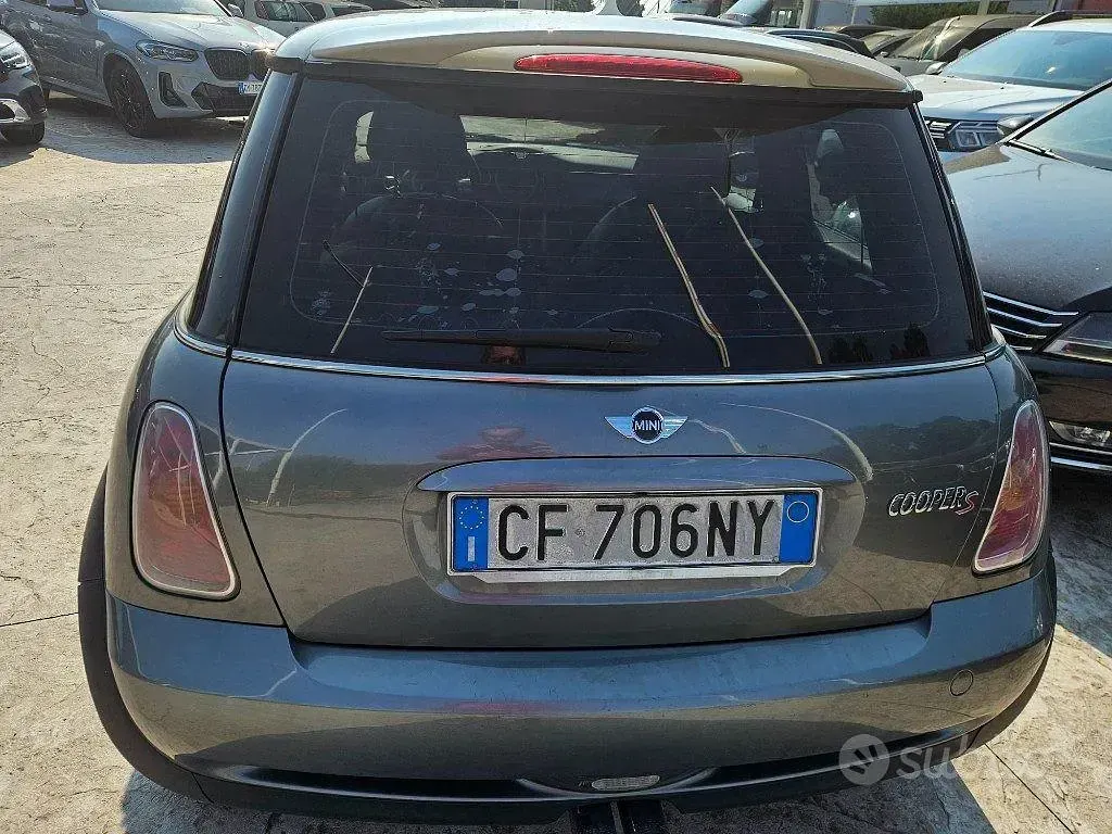 Usata Mini Cooper S 163 CV (119 kW) 2004 Grigio scuro metallizzato Utilitaria