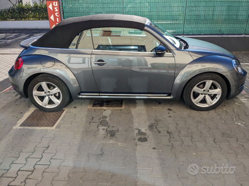 Usata VW Beetle Cabriolet Sportline 150 CV (110 kW) 2016 Grigio Cabrio