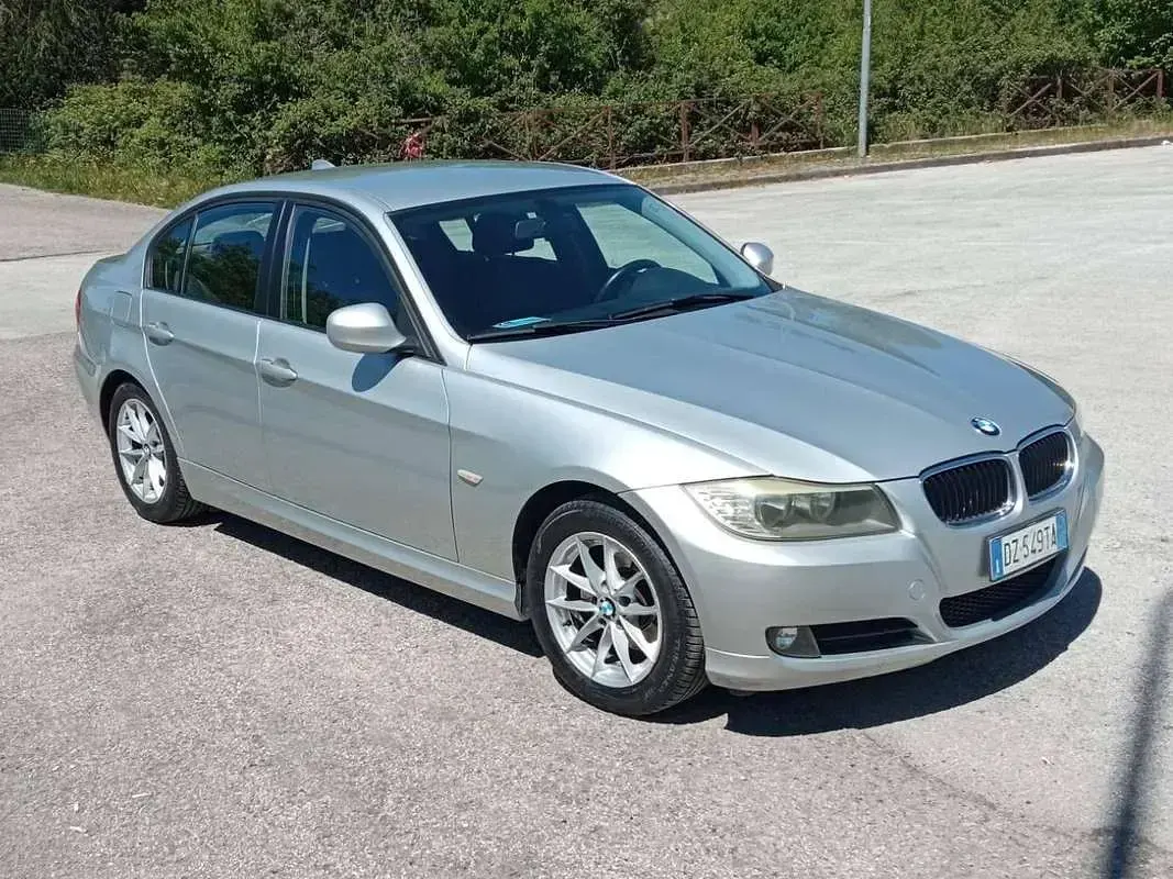 Usata BMW 320 170 CV (125 kW) 2009 Argento Berlina