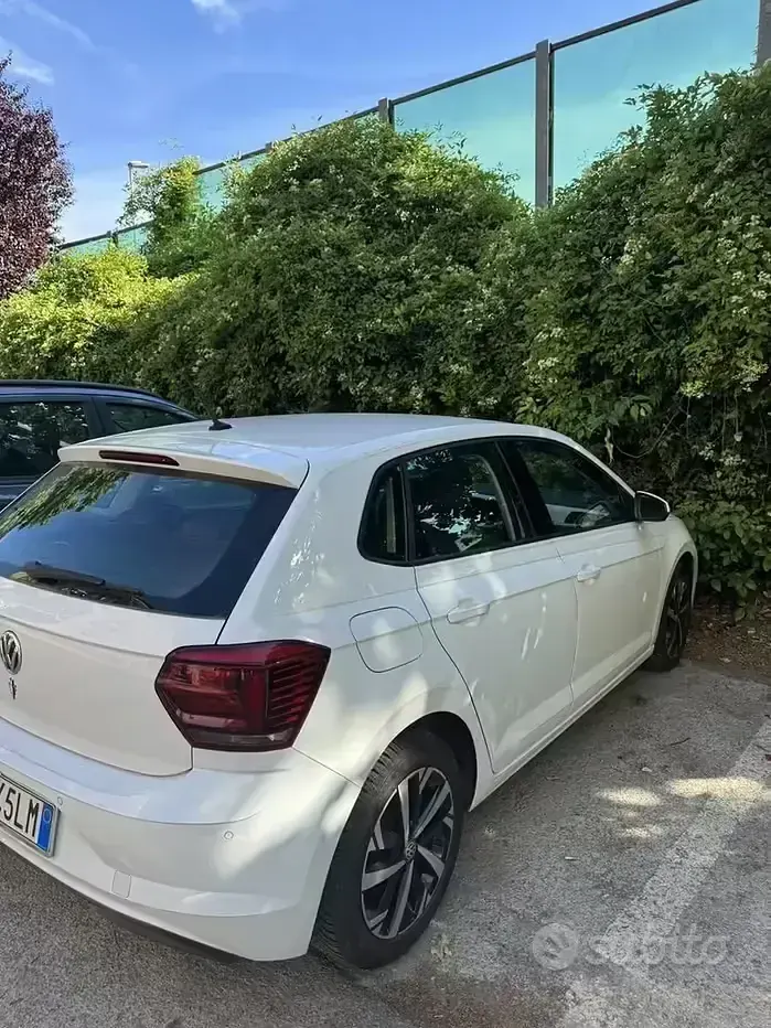 Usata VW Polo 60 CV (44 kW) 2019 Bianco Utilitaria