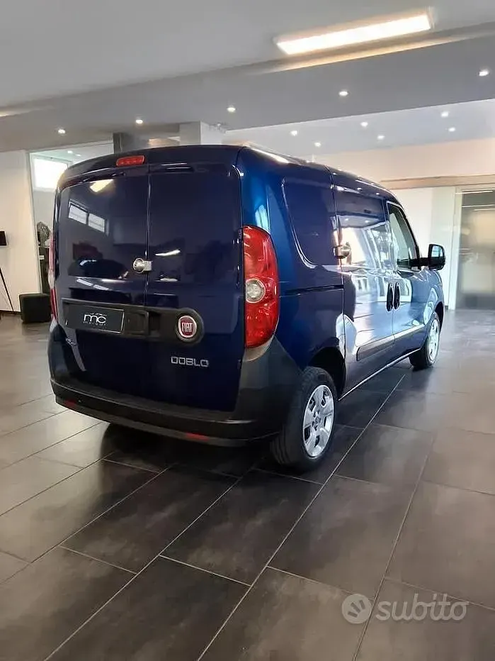 Usata Fiat Doblò 105 CV (77 kW) 2013 Blu Monovolume