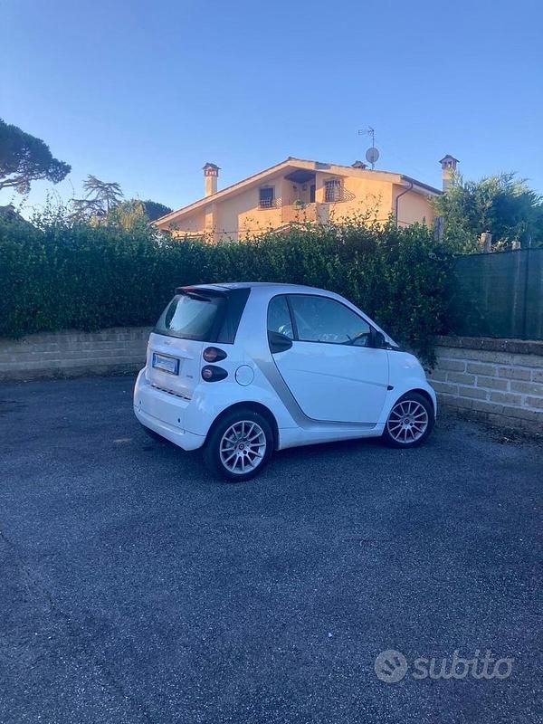 Usata Smart ForTwo Coupé 71 CV (52 kW) 2010 Bianco Coupé