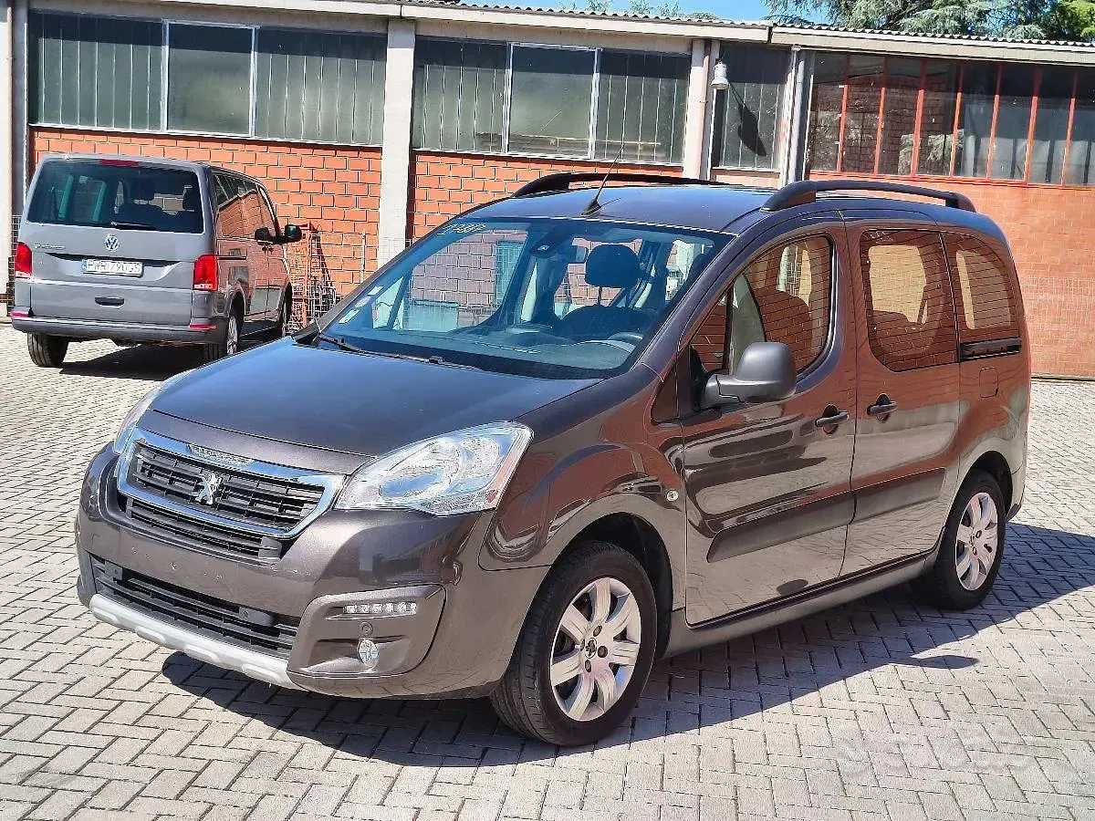 Usata Peugeot TePee Outdoor 110 CV (80 kW) 2018 Grigio Monovolume