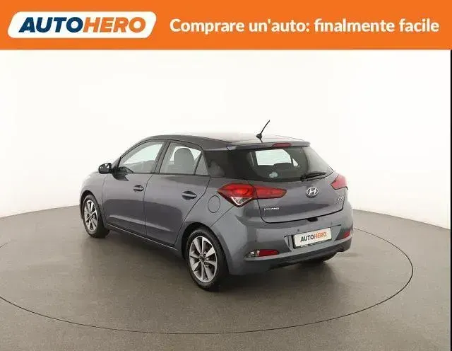 Usata Hyundai i20 Comfort 84 CV (61 kW) 2016 Argento Berlina