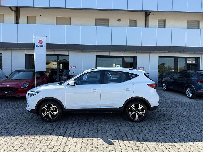 Usata MG ZS Comfort 106 CV (77 kW) 2024 Bianco Berlina