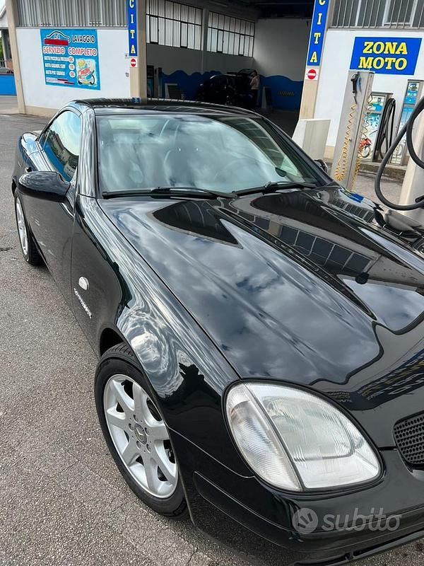 Usata Mercedes SLK200 192 CV (141 kW) 1998 Nero Cabrio