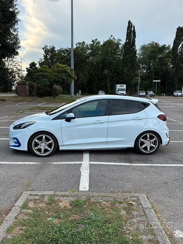 Usata Ford Fiesta ST-Line 125 CV (91 kW) 2017 Bianco Berlina