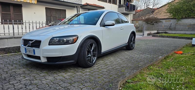 Usata Volvo C30 109 CV (80 kW) 2009 Bianco Utilitaria