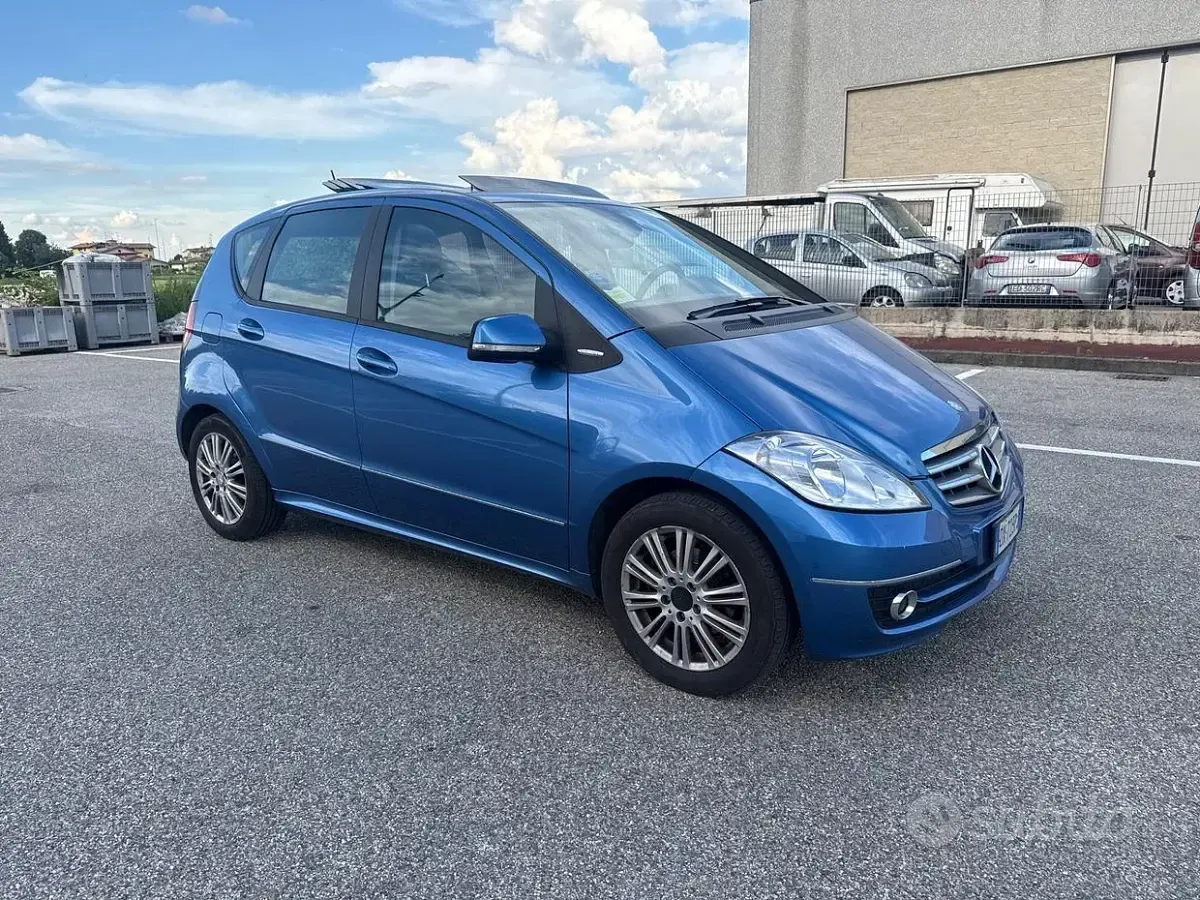 Usata Mercedes A150 Elegance 95 CV (69 kW) 2009 Blu Berlina