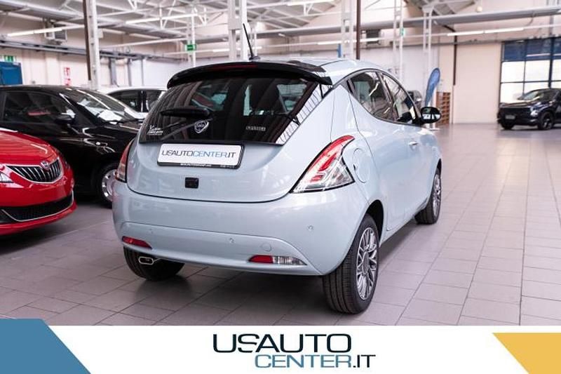 Usata Lancia Ypsilon Gold 70 CV (51 kW) 2023 Verde Utilitaria