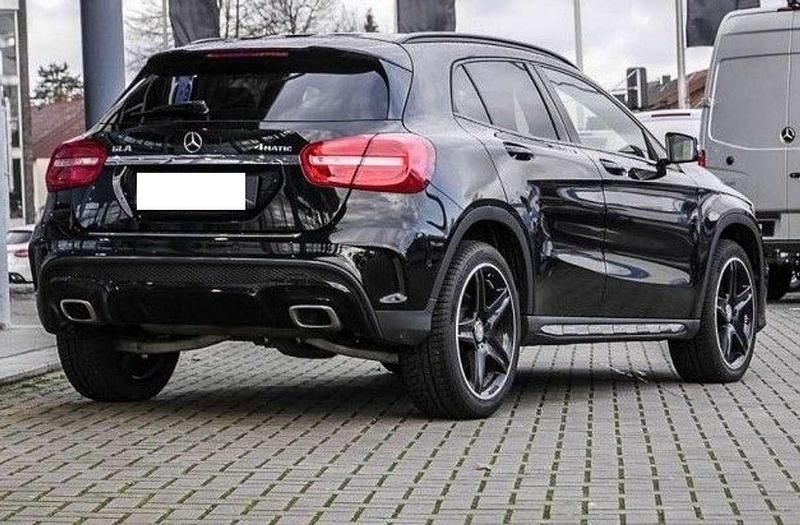Usata Mercedes GLA220 Premium 177 CV (130 kW) 2016 Nero SUV