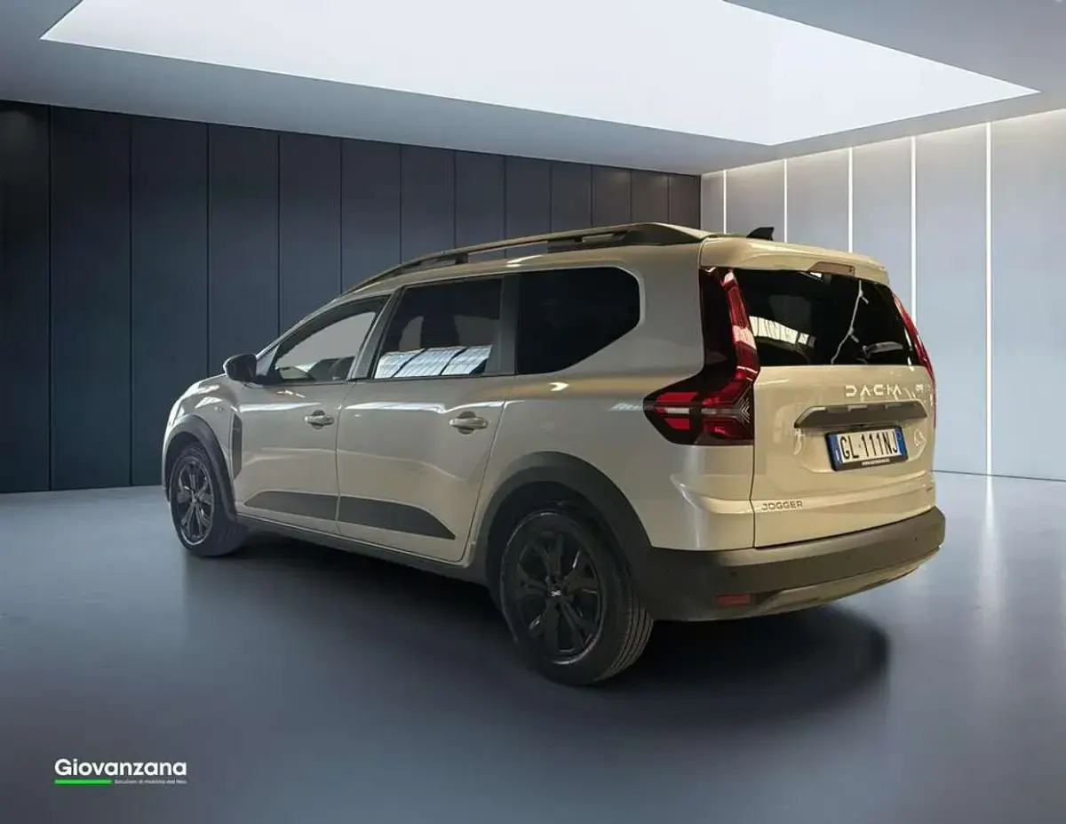 Usata Dacia Jogger Extreme 101 CV (74 kW) 2023 Grigio lunare Monovolume