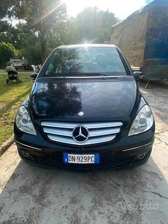 Usata Mercedes B180 109 CV (80 kW) 2008 Nero Monovolume