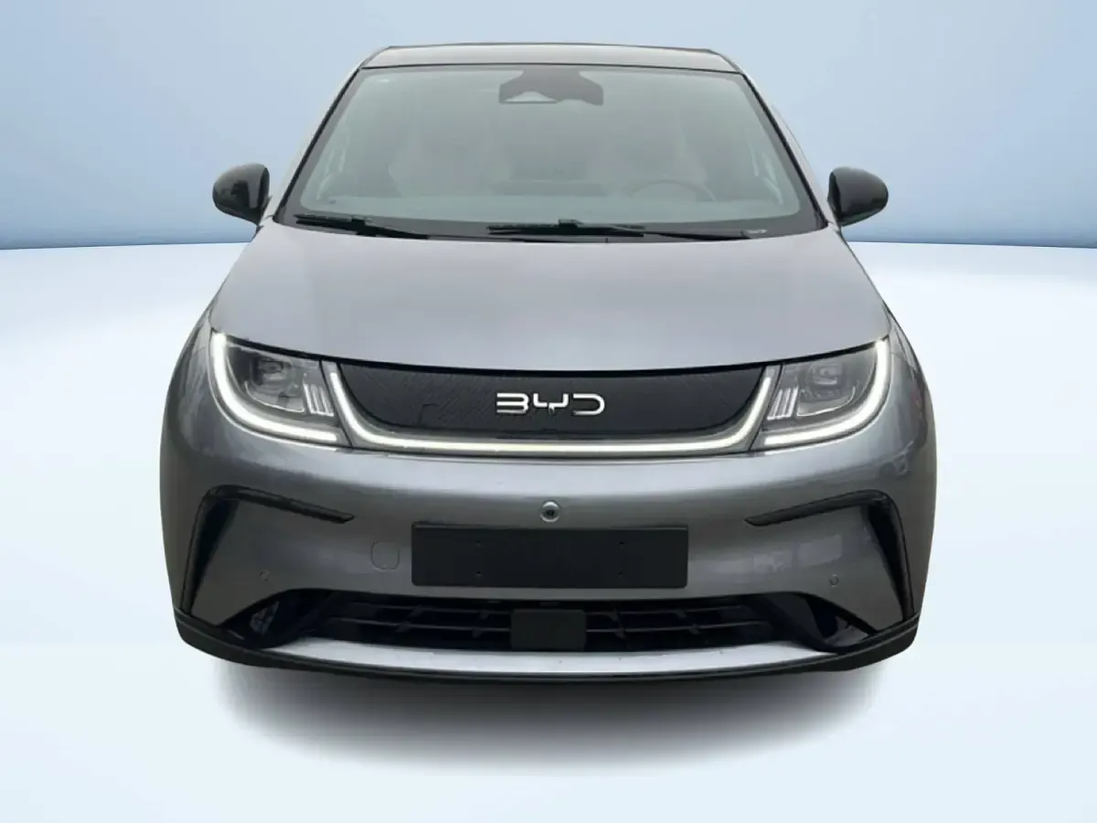 Nuova BYD Dolphin Design 150 kW (204 CV) 2026 Grigio scuro metallizzato Utilitaria