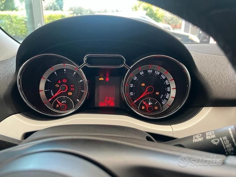 Usata Opel Adam Jam 70 CV (51 kW) 2015 Grigio Utilitaria