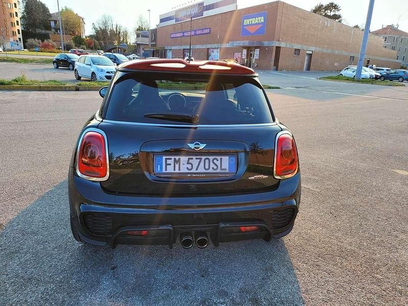 Begagnad Mini John Cooper Works 231 HK (169 kW) 2015 Svart Halvkombi