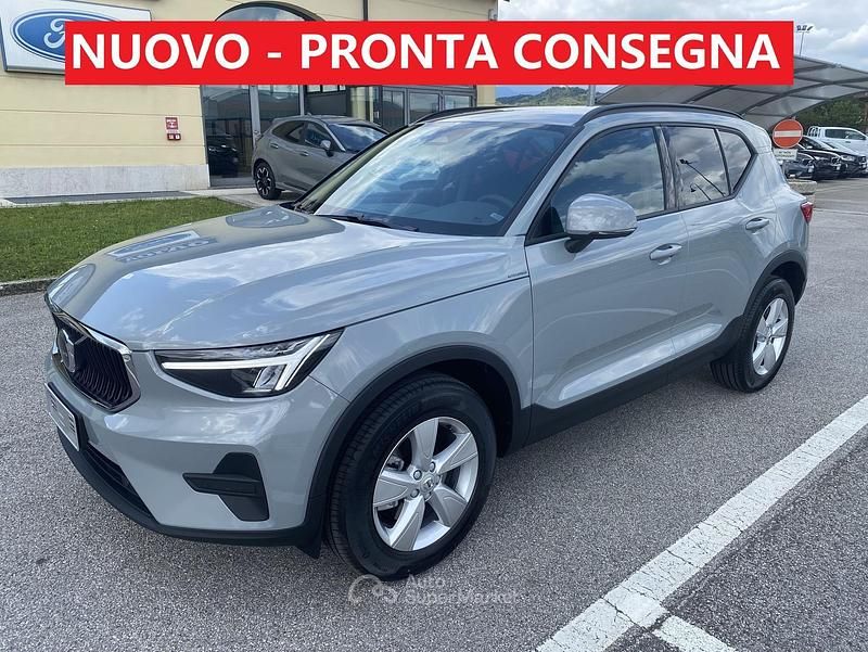 Nuova Volvo XC40 163 CV (119 kW) 2025 Grigio SUV