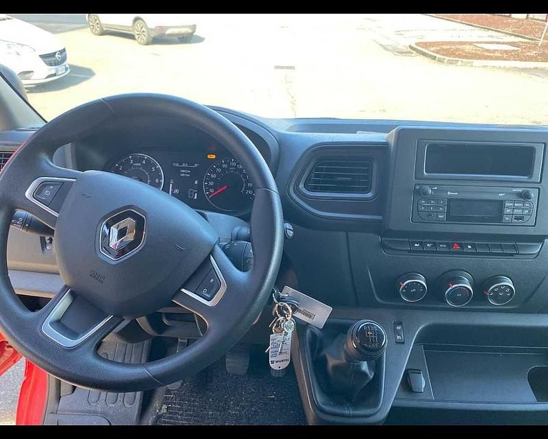 Occasion Renault Master 145 ch (106 kW) 2024 Rouge Monospace