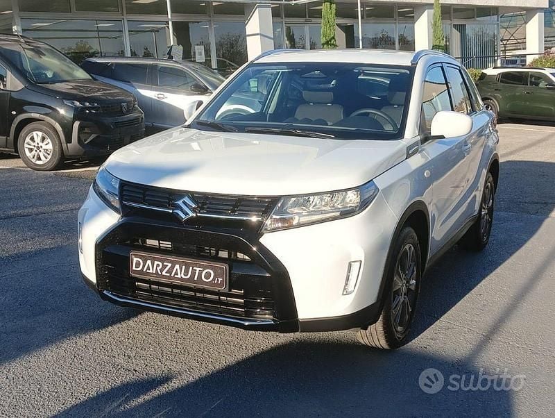 Nuova Suzuki Vitara Cool 110 CV (80 kW) 2025 Bianco artico metallizzato SUV