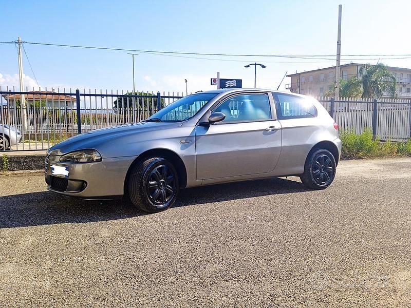 Usata 2005 Alfa Romeo 147 Due volumi | 800 € (Ottimo prezzo) - Immagine 1/1