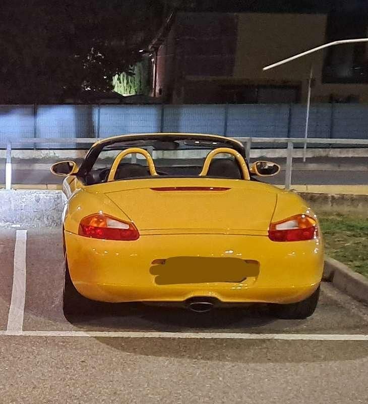 Usata Porsche Boxster 220 CV (161 kW) 2000 Giallo Cabrio