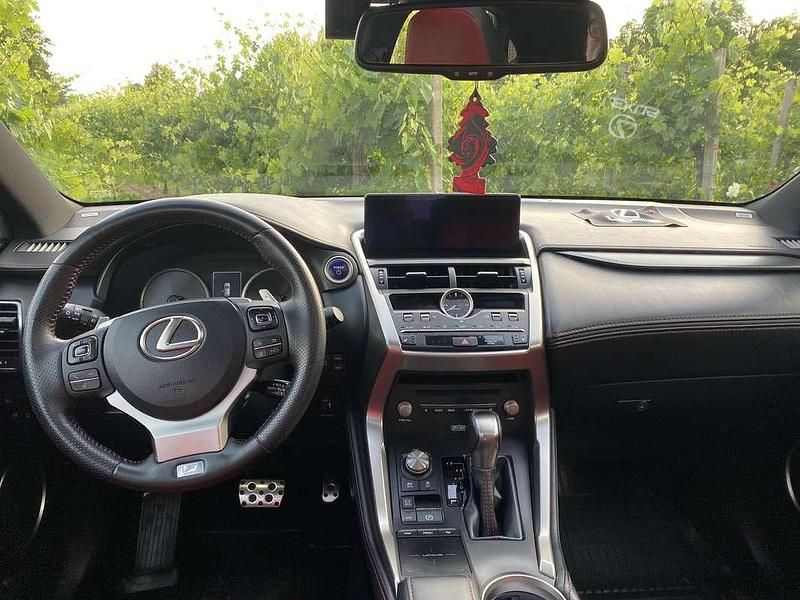 Usata Lexus NX300h Sport Line 155 CV (114 kW) 2018 Blu/azzurro SUV