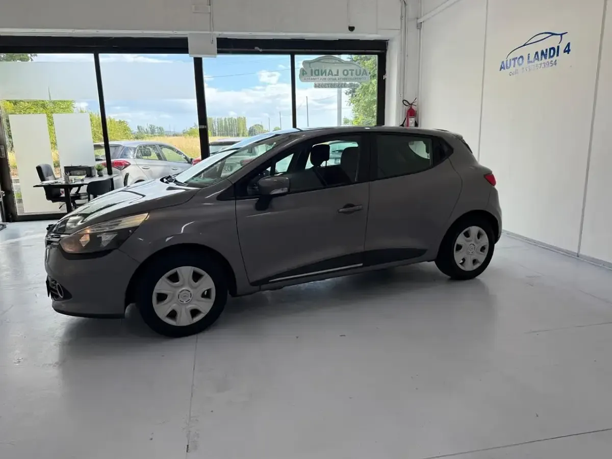 Usata Renault Clio IV 73 CV (53 kW) 2015 Grigio Berlina