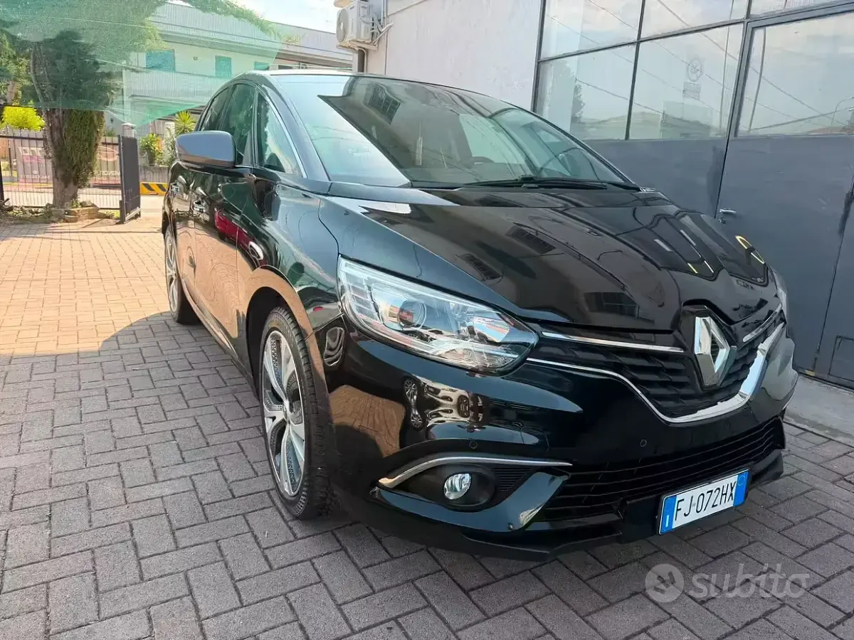 Usata Renault Scénic III Intens 110 CV (80 kW) 2017 Nero Monovolume