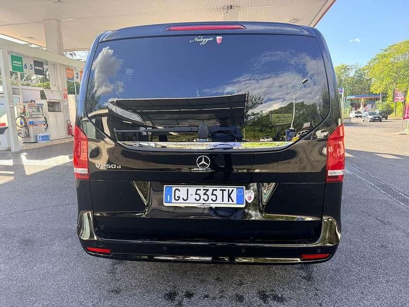 Usata Mercedes V250 Premium 190 CV (139 kW) 2022 Nero Monovolume