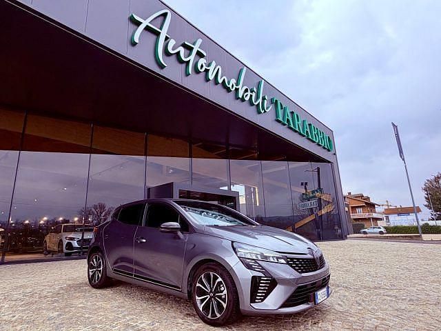 Usata Renault Clio V Techno 90 CV (66 kW) 2025 Grigio scuro Berlina