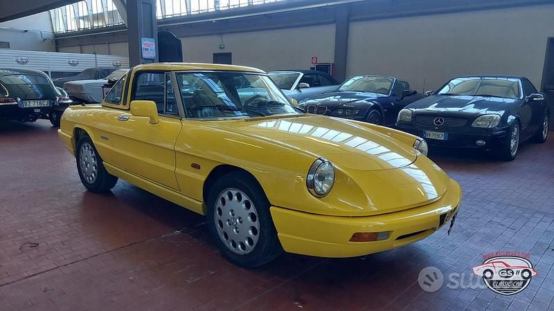 Usata Alfa Romeo Spider 117 CV (86 kW) 1992 Giallo ginestra Cabrio
