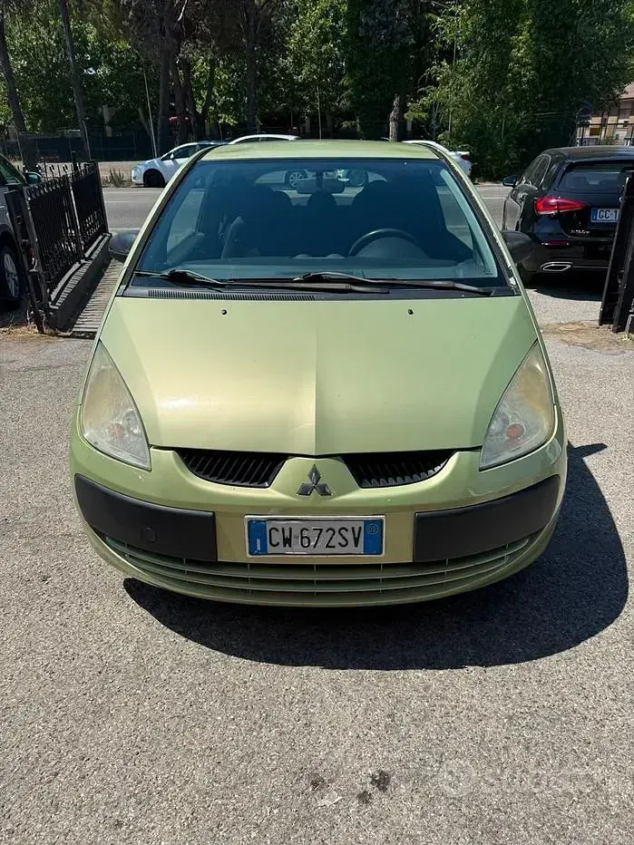 Usata Mitsubishi Colt Invite 75 CV (55 kW) 2005 Verde Utilitaria