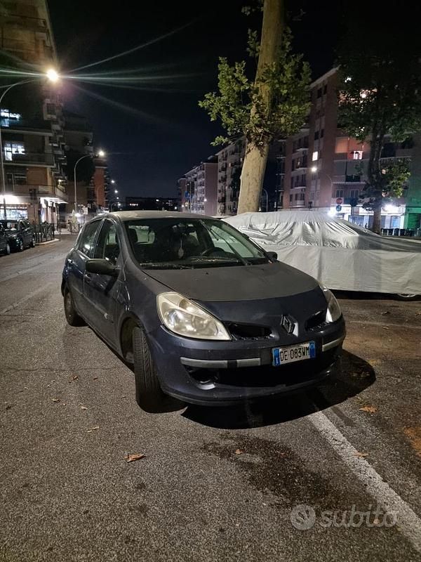 Usata Renault Clio III 86 CV (63 kW) 2006 Grigio Berlina