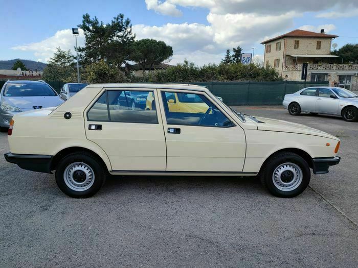 Usata Alfa Romeo Giulietta 108 CV (79 kW) 1979 Beige Utilitaria