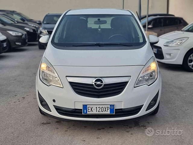 Usata Opel Meriva Cosmo 95 CV (69 kW) 2011 Bianco Monovolume