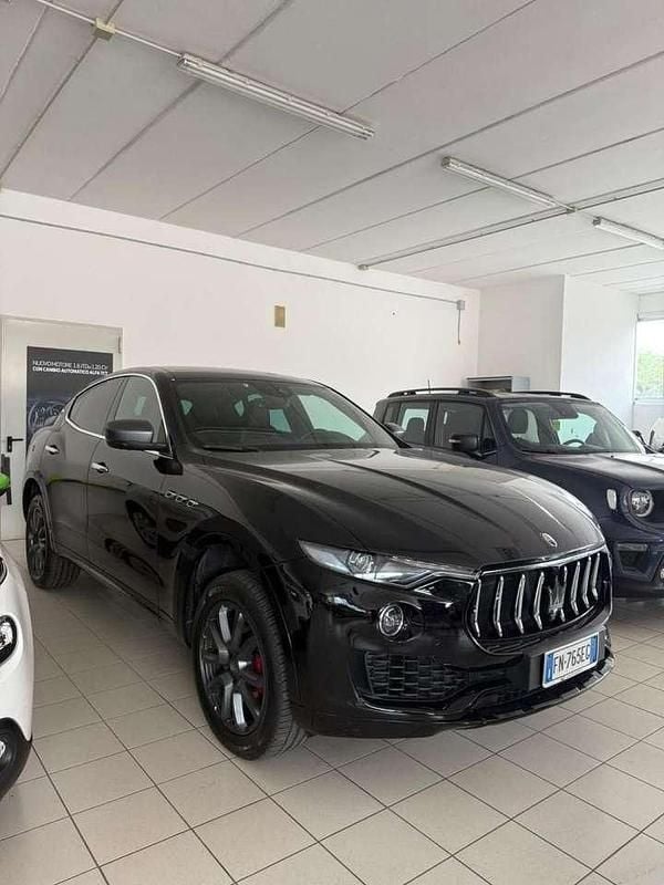 Usata Maserati Levante 275 CV (202 kW) 2017 Nero SUV
