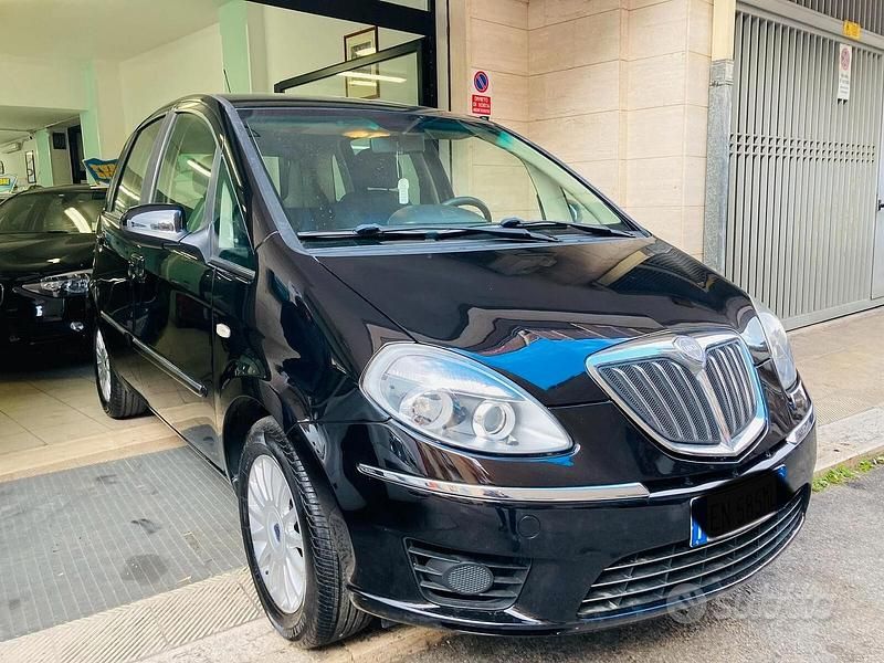 Usata Lancia Musa 77 CV (56 kW) 2012 Nero Monovolume