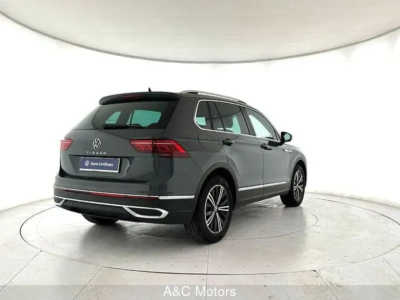 Usata VW Tiguan Elegance 150 CV (110 kW) 2023 Grigio SUV