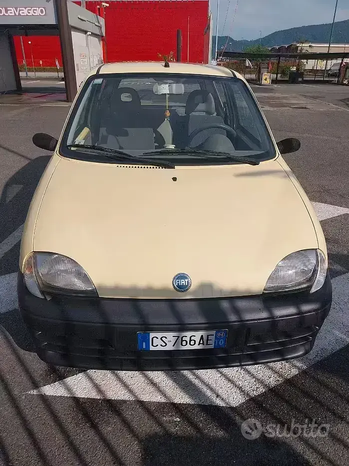 Usata Fiat 600 54 CV (39 kW) 2004 Giallo Berlina