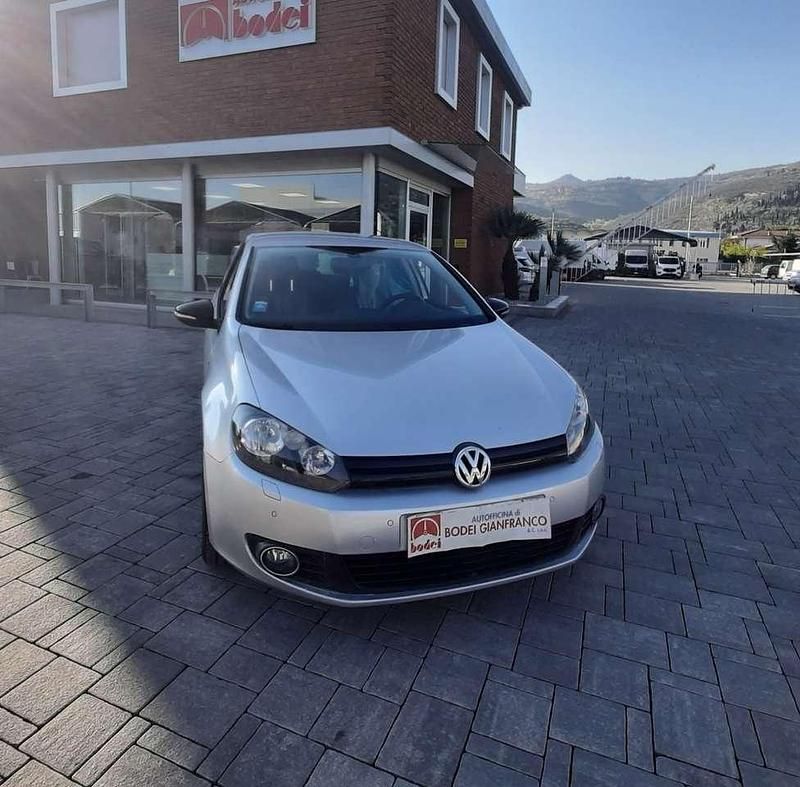 Usata VW Golf VII Highline 105 CV (77 kW) 2012 Argento Berlina