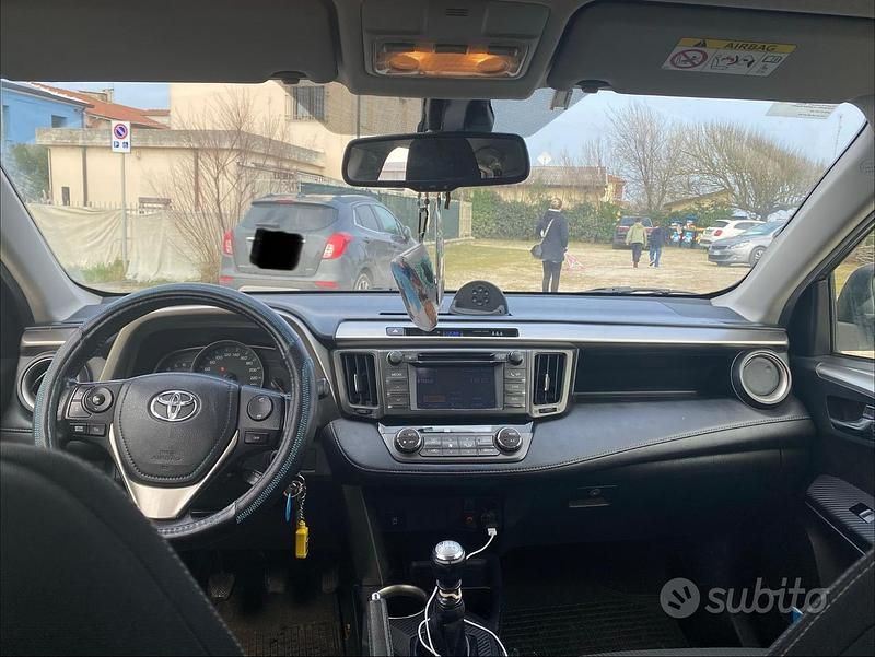 Usata Toyota RAV4 128 CV (94 kW) 2013 SUV