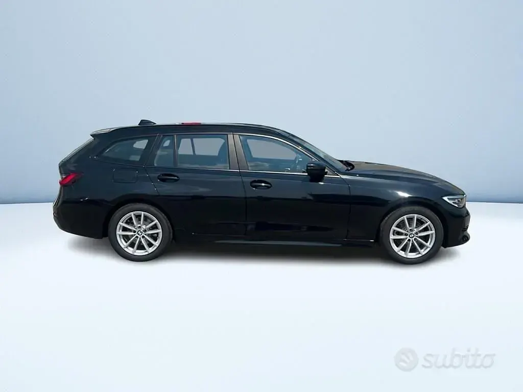 Usata BMW 320 Advantage 190 CV (139 kW) 2022 Nero pastello Station wagon