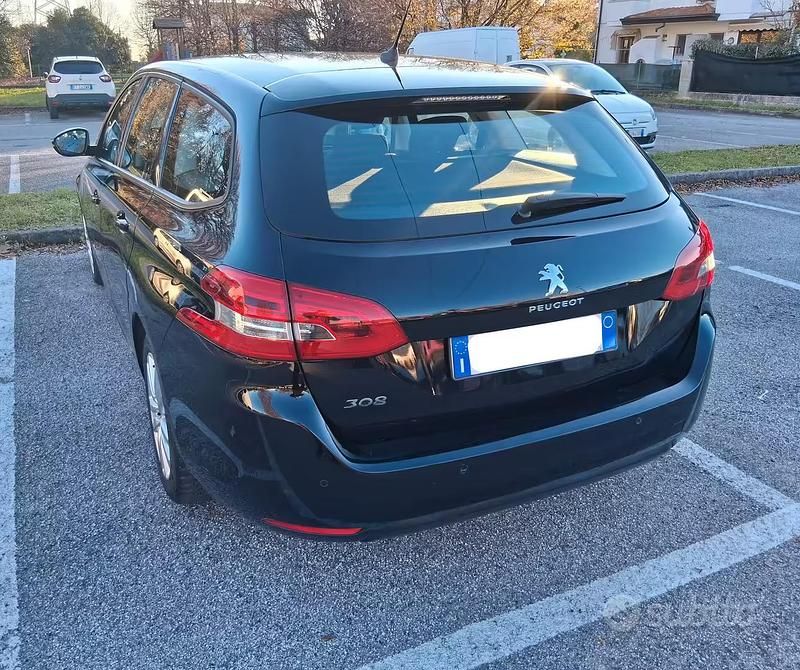 Usata Peugeot 308 SW Business-Line 131 CV (96 kW) 2018 Nero Station wagon
