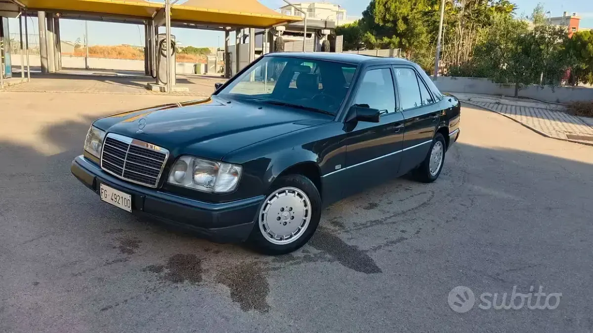 Usata Mercedes 200 122 CV (89 kW) 1991 Nero Berlina