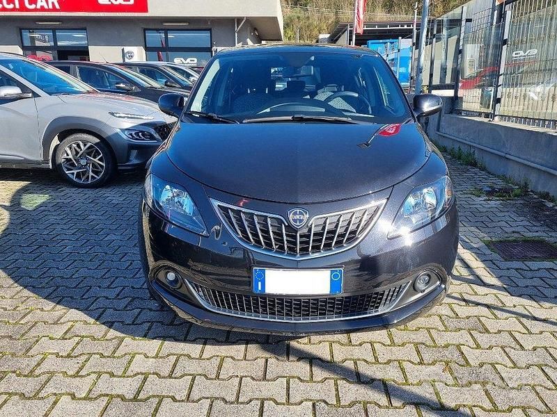 Usata Lancia Ypsilon Silver 69 CV (50 kW) 2022 Nero Utilitaria