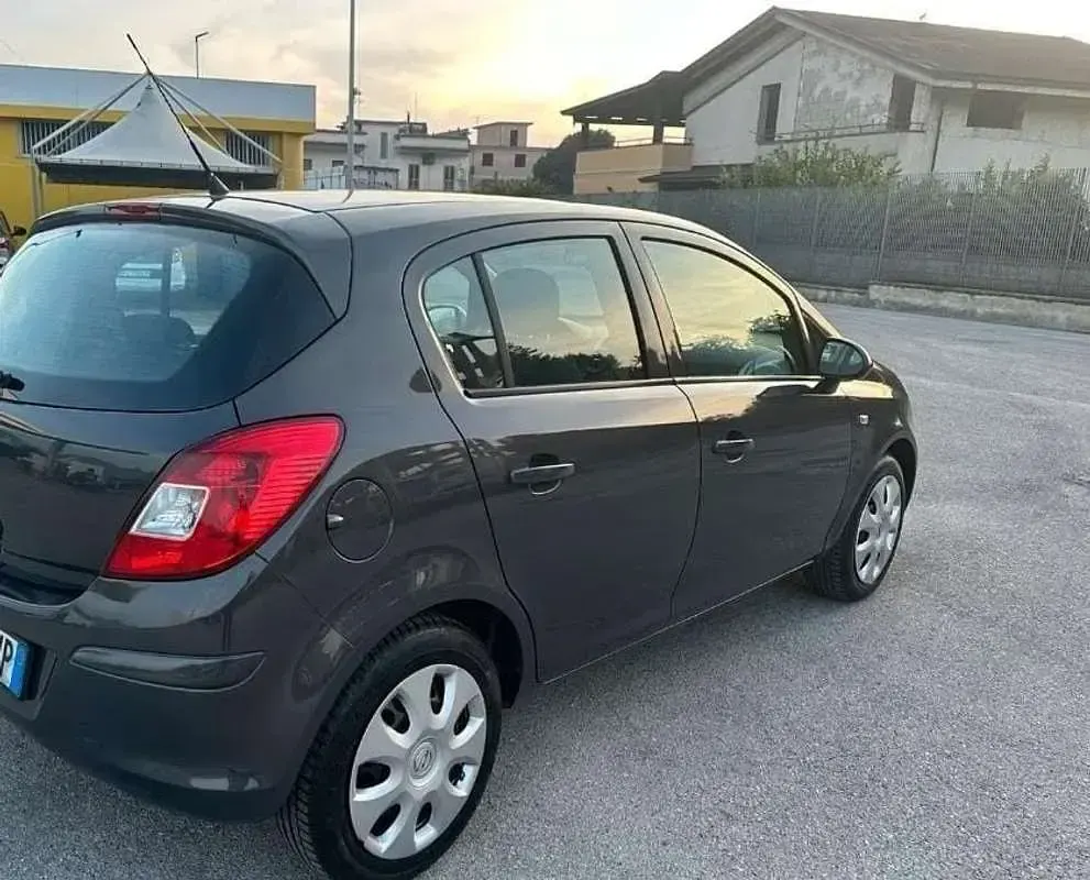 Usata Opel Corsa Club 86 CV (63 kW) 2014 Utilitaria